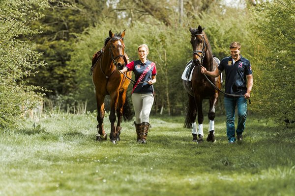 Peut-on trouver une maison de vacances en Provence avec des cours de cuisine et des balades à cheval ?